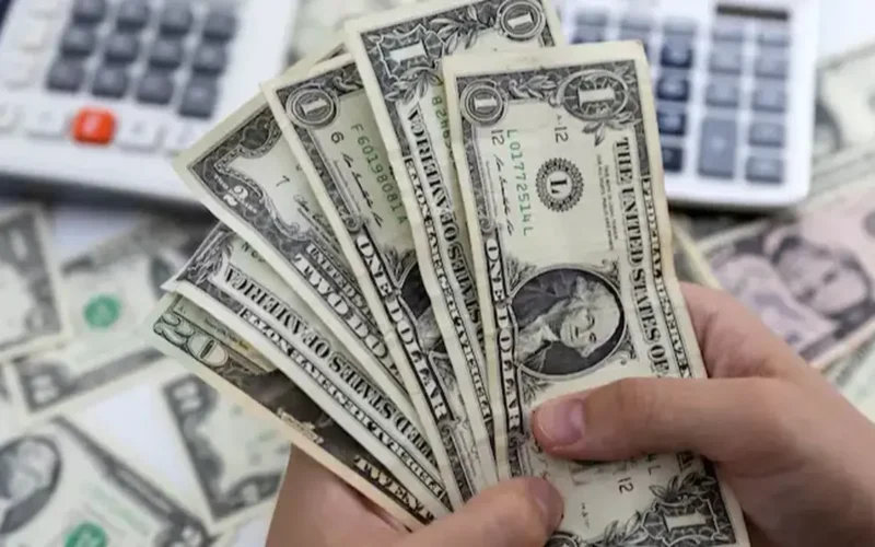 تباين أسعار صرف الدولار مقابل الدينار العراقي في محافظات العراق السبت 13 سبتمبر